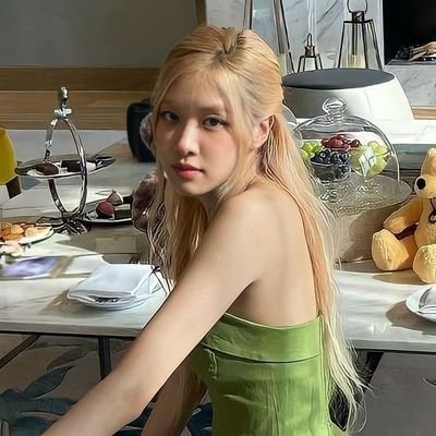 fleurpasty's profile picture. ♡