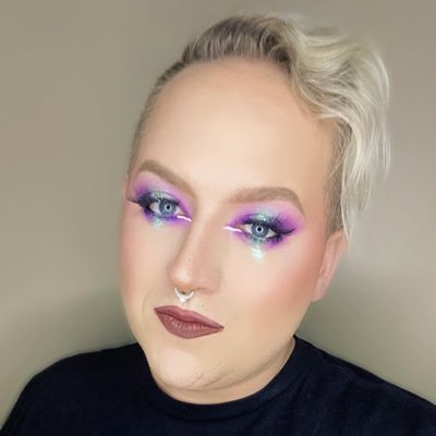 Makeup artist, Actor. Child of the Sun. Beautiful. Hilarious. Humble. 🏳️🌈