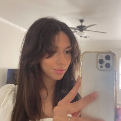 darleneee_s's profile picture. 