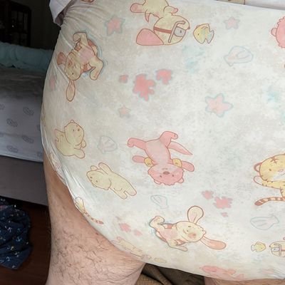 Diaper Lover, Born in Thailand 🇹🇭 love to wet n messy .Thanks to follow me.
Now living in Vancouver, BC 🇨🇦