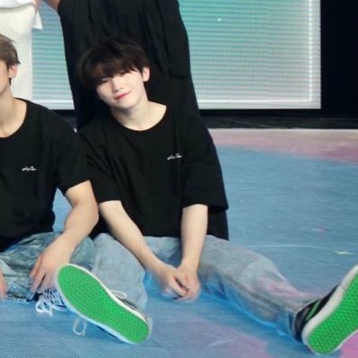 arlycrts_'s profile picture. 