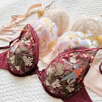 rin_lingerie's profile picture. 下着情報収集アカ👙**154cm,F70**骨ストのイエベ秋**自分に合う可愛い下着を集めたい**男性、よく分からない鍵垢、不快に思った場合はブロックさせていただきます