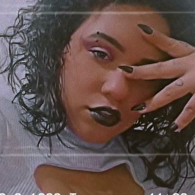 🖤Sou a vilã dos contos de fadas🖤
🖤 Jogadora de lol🖤
🖤 Estresse em pessoa🖤