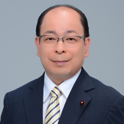 北区議会議員/公明党議員団4期✨議員団政務調査会長✨企画総務委員会委員長✨都立大山高校/東洋大学法学部 ✨北区十条銀座のスーパーで店長として20年勤務 ✨一人を大切に小さな声にも耳を傾け働いてまいります✊認知症サポーター✨調理師✨趣味➡️卓球、カラオケ
