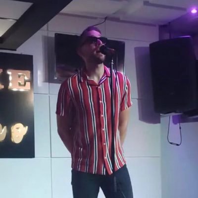 Agente internacional de vacas bravas y ninguna. Guitarra en @Somosvaloa.