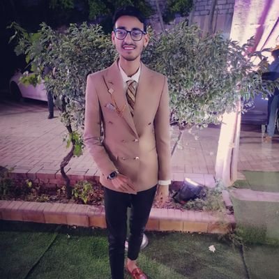 ابتسم في وجه الجميع وعش وكأنك لا تراهم 🖤🖤🖤
Faculty Of Scince😢💔