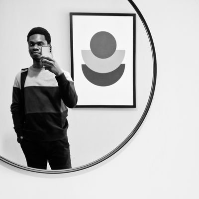 #EndSARS Upcoming fine boy. Very bad singer. Future house husband. Accidental software engineer. Affidavit mech. engineer. @sha_dimma's better half.