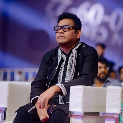 His smile is enough to rule your heart forever!! 🥰🥰
 
@ARRahman