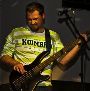 ManuJesusPalma's profile picture. Periodista, guionista, músico, letrista, bético y amante de la buena gastronomía. Un loco más suelto por aquí!!