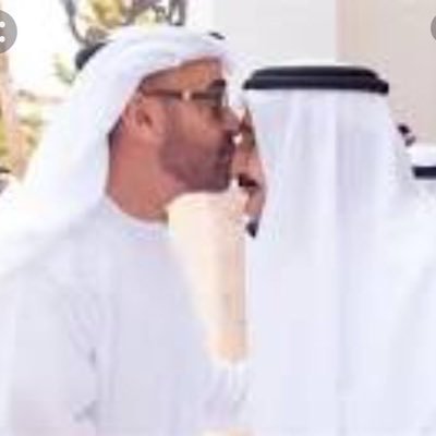 ماضي ويستنشق الحاضر عبيره  والبدو يبقو على نفس العوايد   لو تدوّر كلّها شبه الجزيره  مايطول المجد غير عيال زايد