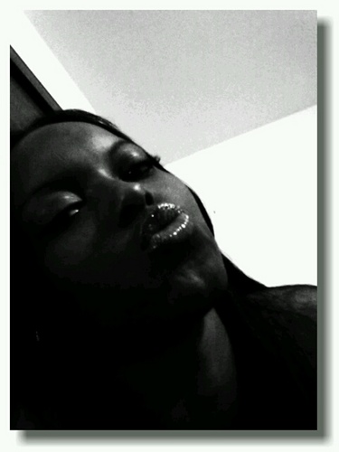 RShears's profile picture. ii love the skin tht i'm N BLACK IS BEAUTIFUL :-)