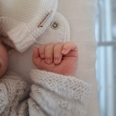 Maman d'un baby boy depuis août 2022.
Amoureuse de la nature et des animaux. Un adorable spitz adoucit notre quotidien