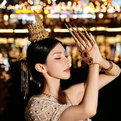 I am a traditional Asian woman, and I hope to know sincere friends.