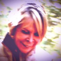 Swiss Mrs. (@snowayout) 's Twitter Profile