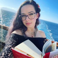 Fleur DeVillainy, fantasy romance writer & artist (@fleurdevillainy) 's Twitter Profile