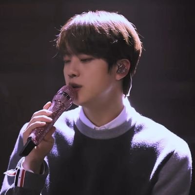 kananaoharu's profile picture. DynamiteからのARMYです💜40歳↑。
ジンくんがバンタン全員が大好きです。
仕事柄敬語が楽なのですが敬語無しで話していただけるとありがたいです。
無言フォロー、すみません。