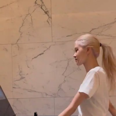 1311_mattuuuun's profile picture. BLACKPINK Rosé