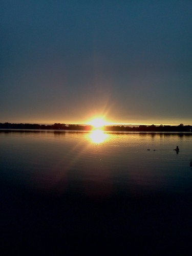 BeachHouseJess's profile picture. Making the world beautiful one head of hair at a time.