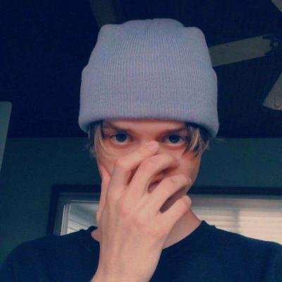 KayClara10's profile picture. 