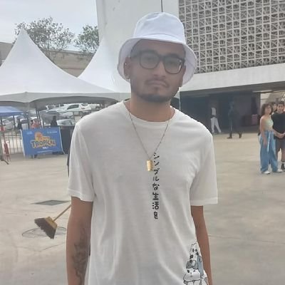 zLheu's profile picture. querem patrocínio da supreme eu da skol 

@Flamengo