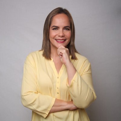 Venezolana. Mamá de Manuela y Carlos. Presidenta de @Pr1meroJusticia. Abogada portugueseña. Valores, compromiso democrático y determinación. Diputada AN 2015.