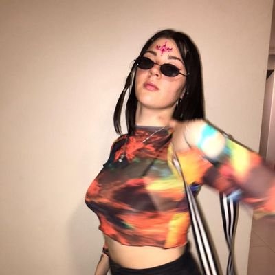 🖤pelinegraypeligrosa.
🖐sociable.
🌸una ck antes que nada.