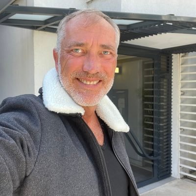 Fredericblue's profile picture. #idea man #média #Web #techno #interactivity #geopolitics #eco #socialmedia #Photography #travel #F1 #Music #epicurean #cooking