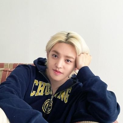 chyellovr's profile picture. always yours, p.jy