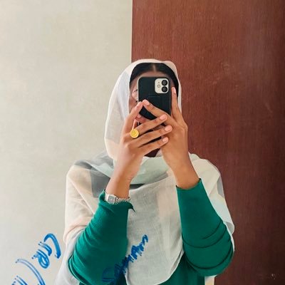 hiba_ezzalden's profile picture. happy in a million little ways🌊✨