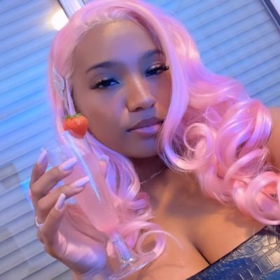 _birdseye_view's profile picture. Wife & Mom | Entrepreneur | Sound Tech. & Co-Host of The Project Twins podcast on Spotify 🎙