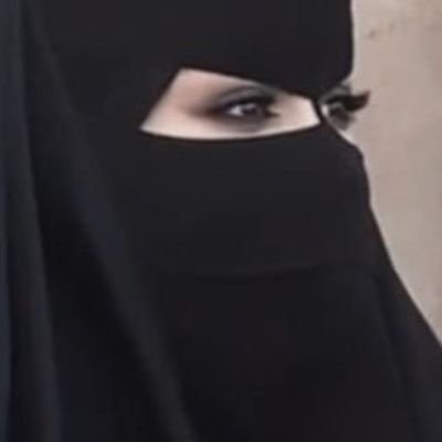 لا يمكن اتردد من الحذف أو الحظر  مع من يسيء 
حتى ولوكان يجمعني به صحن واحد .