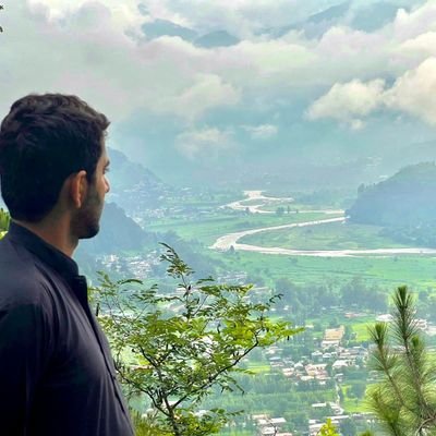 Forget the past; look forward to the future, for the best things are yet to come.😇