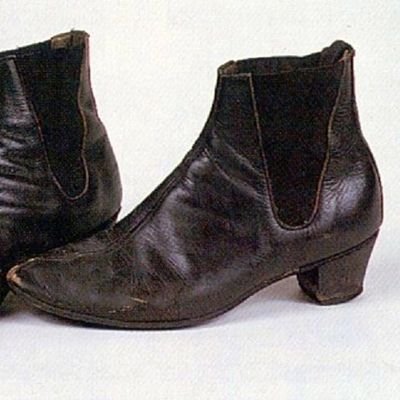 #Bootlemania is @stefleclef's slightly obsessive Beatle Boots, Shoes, & footwear account. 
And no, those were Spring Courts. 
Inspired by @Teatlemania.