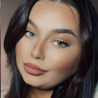 whyisalihere's profile picture. *cries in plus size*