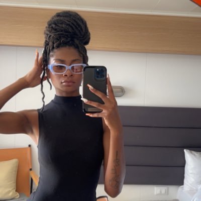 LittleMiss_BEE_'s profile picture. Clear Mind & a Happy Heart.