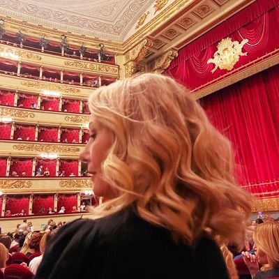 MissMcHaggis's profile picture. Madre itinerante.