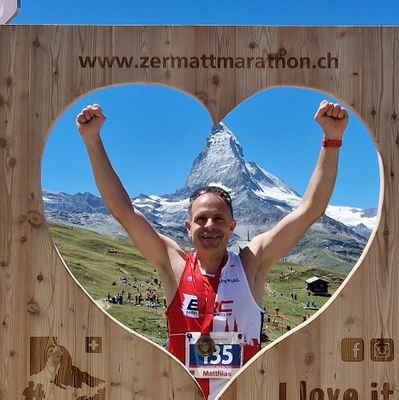 Laufen trotz Familie und Beruf? Geht das mit 4 Kindern (16, 11, 8, 5)? Ich versuche es und berichte hier :-)
PB Marathon 2014: 2:41:35 🥇