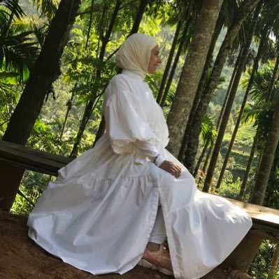 Sara_geotech's profile picture. I have a bachelor and a master in civil (geotechnical engineering). Highly experienced for about 7 years in teaching geotechnical subjects and advanced math.