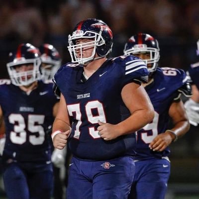 | 6’2 | 280 | OL/DL | Center/guard | D-Tackle| class of 2025 | South Doyle High School