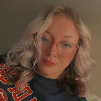 m_urick's profile picture. Sometimes 🖤 sometimes 🌈 • Travel OT• #MedTwitter #EMOSNOTDEAD