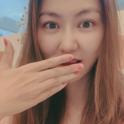 I am from Bazhong, Sichuan, China. I live in Hong Kong and currently work in Los Angeles.