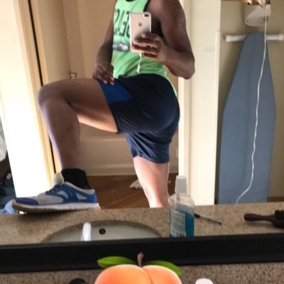 iloveguybutts's profile picture. just wanna follow hot men and share their butts