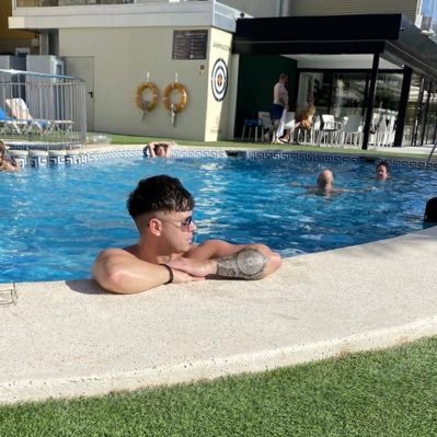 dalearmstrongg's profile picture. 