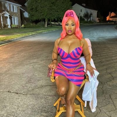+18 , gobbling princess deep throat queen . 😌 #barbzgang🦄 #QueenRadio