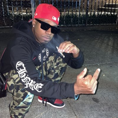 i make music and clothes and stuff. forevergxlden@gmail.com