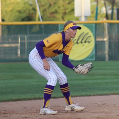 uni softball #22