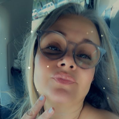 lizjones28's profile picture. I focus my attention where it satisfies my soul 💛✨