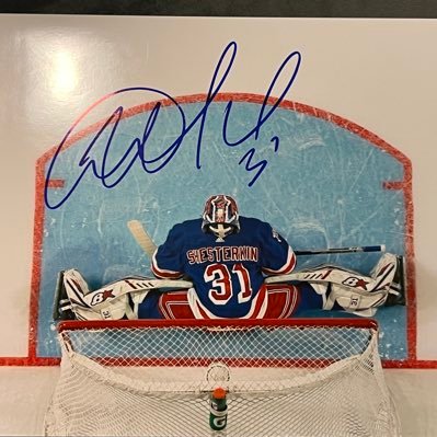 Husband, father of 2, Veterinarian, dogs, & goalie/hockey player. Love collecting sports memorabilia/cards (NYR/NYY/Roy/Richter/Lundy/Shesterkin/Panarin)