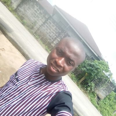 Emmanue52132248's profile picture. 