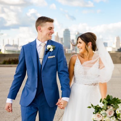 RileyKnust's profile picture. (Kuh-nust)